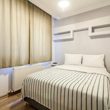 Sleek In Balat, Fatih *